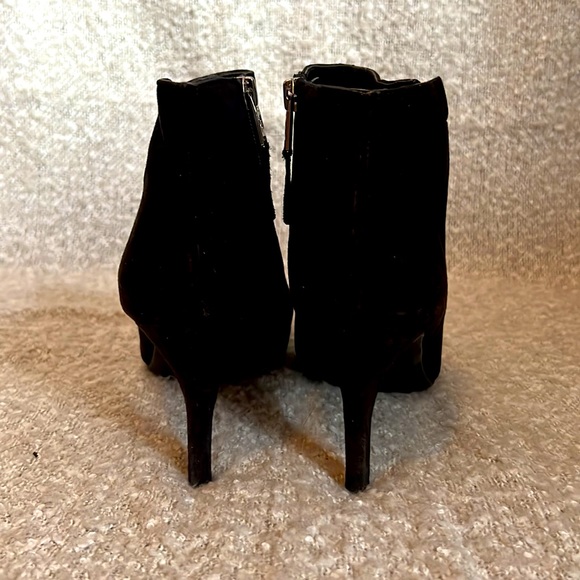Sam and Libby suede ankle boots - Picture 3 of 11